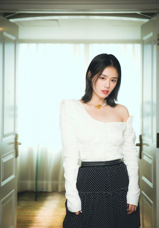 杨幂魔鬼般身材照片,杨幂身材到底有多好