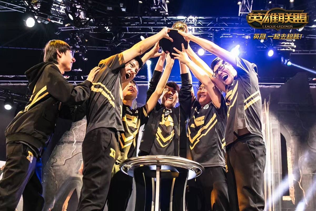 为什么fpx夺冠反响比较平静,fpx为什么能夺冠呢