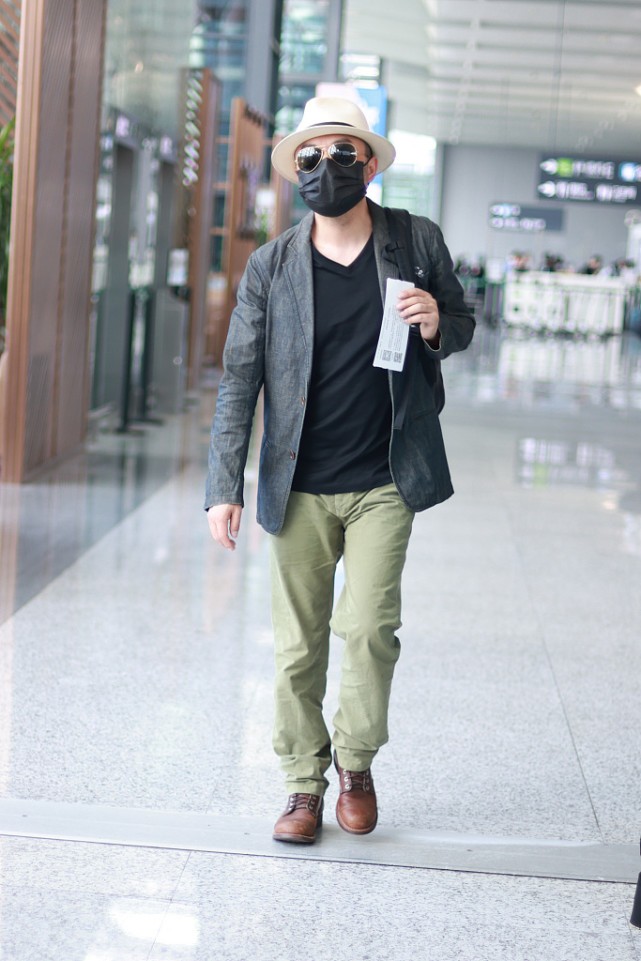 汪涵绿色西装,汪涵穿搭