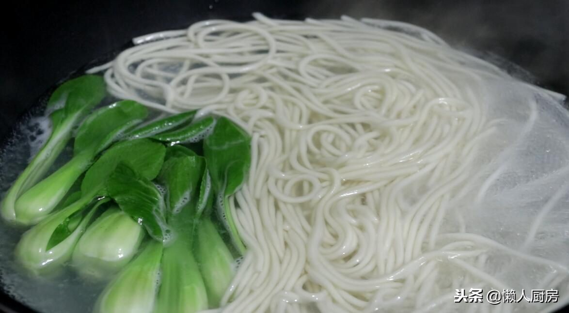 好吃牛肉面的做法大全,吃红烧牛肉面的正确吃法