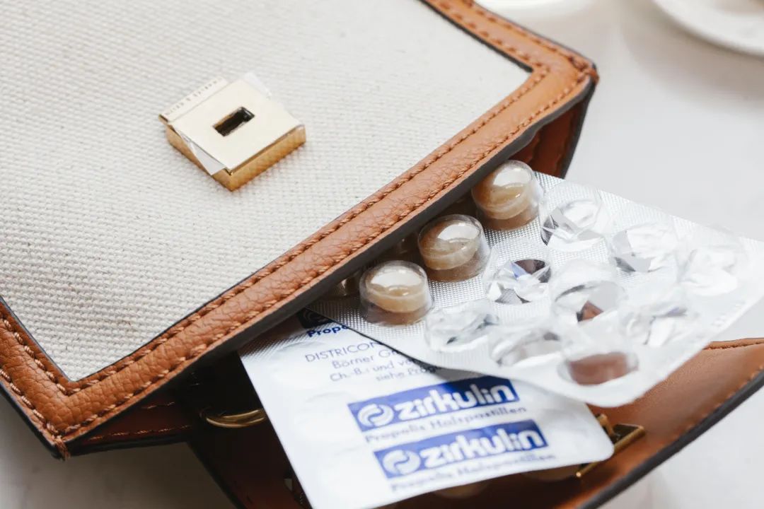 王一博双十一必买清单 (王一博夏日冲浪店穿什么品牌的衣服)