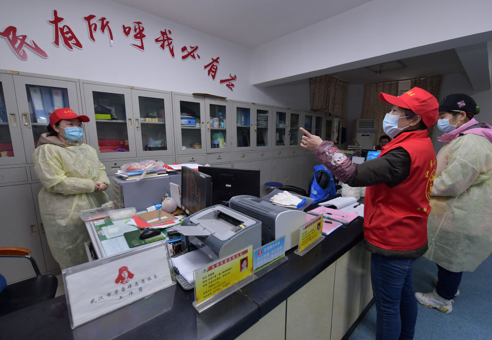 风雨无阻战胜疫情,风雨无阻的坚守在抗疫的路上