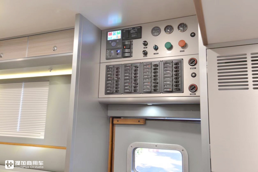 男人的大玩具越野轻卡房车,男人的大玩具越野车国产