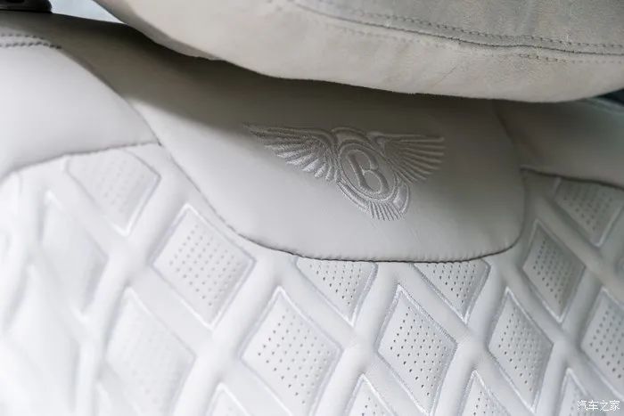 宾利飞驰对比迈巴赫s480气场,宾利飞驰街拍气场霸气视频