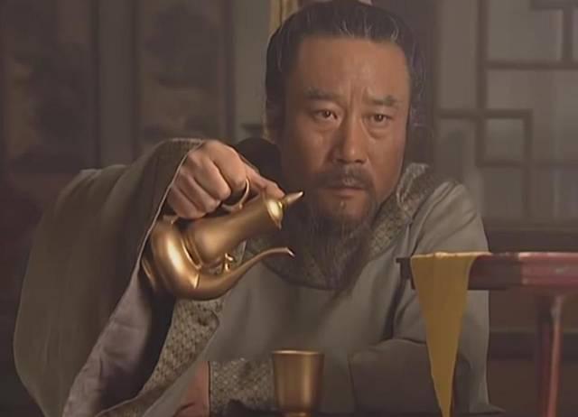 三个人物，哪个更适合做自己的老板？