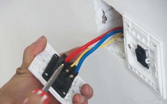 开关插座接线法带控制灯泡,开关插座一体怎么接线图片