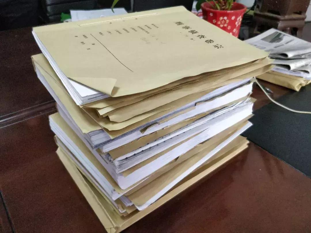 qq群网络赌博被抓,qq群赌博流水上千万判几年