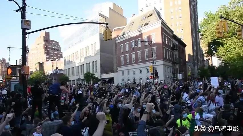 风口浪尖，这个美国人，凭什么被央视点赞了