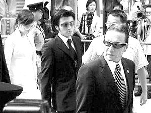 40岁的谢霆锋近况,谢霆锋身价100亿吗