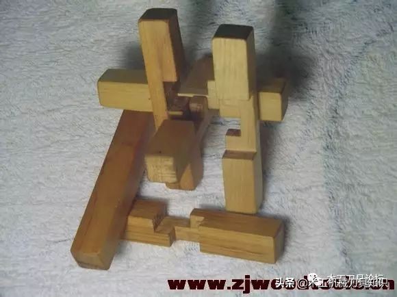 鲁班锁十角图解,鲁班锁三根拼法