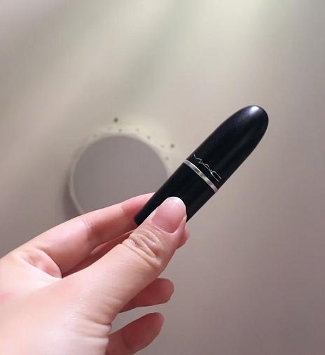 mac最火的口红色号今年,今年最流行的mac口红色号