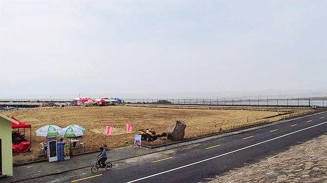 上海金山区有没有免费的沙滩,上海金山沙滩