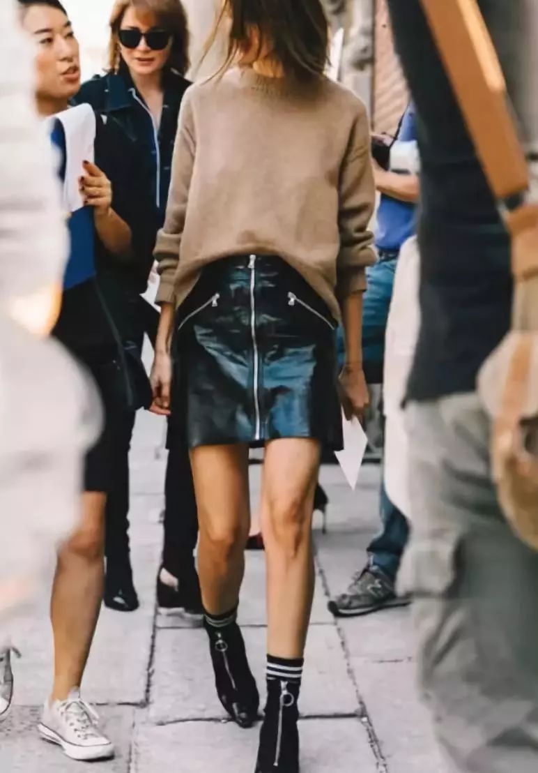 今年短靴怎么全部圆头的,划重点今年流行的短靴怎么穿