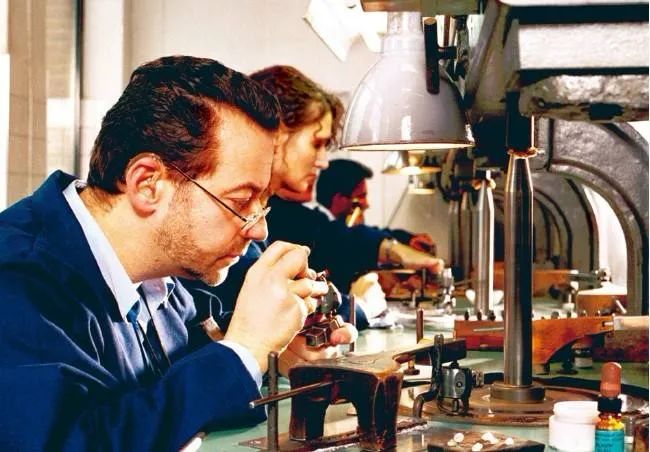 金店是怎么长期盈利的,金店一年能赚多少