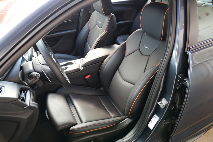 凯迪拉克ct4试驾评测视频,凯迪拉克ats跟ct4有什么区别