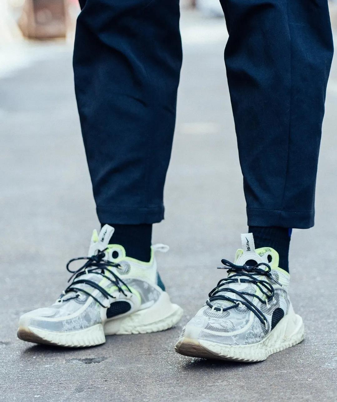 颜值高、设计前卫还透气，被称为夏天穿搭神器的是双什么鞋