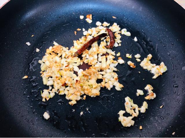 皮皮虾是热水下锅还是冷水下锅,煮皮皮虾冷水下锅还是热水