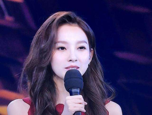 央视美女主持人马凡舒,央视主持人马凡舒凭高颜值出圈