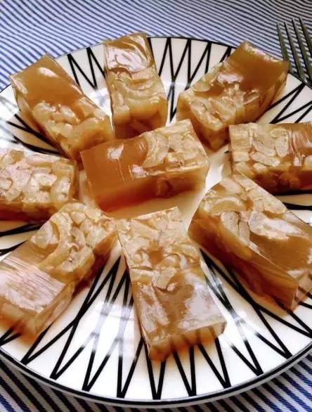 天津特色美食天津煎饼果子 (天津风味小吃三绝)