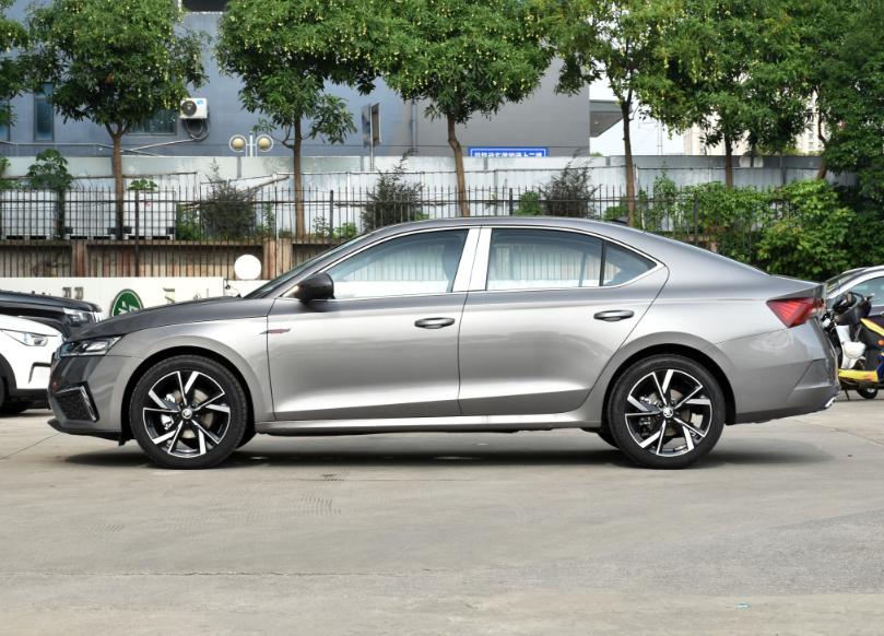 动力好省油耐用操控好的家用车suv,最省油的紧凑级家用轿车试驾