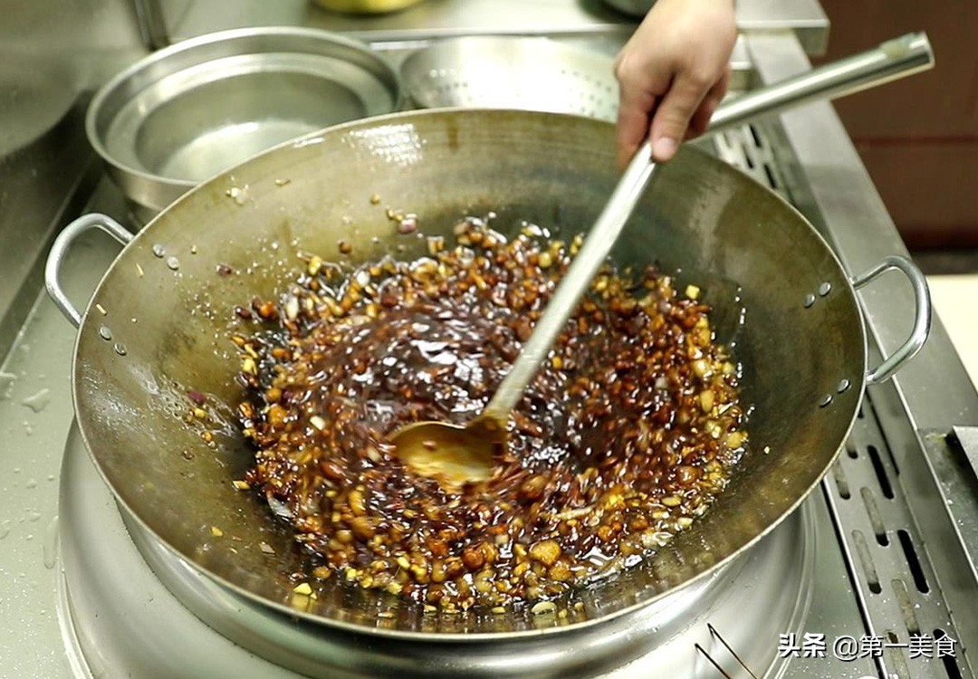 教你4道下饭酱的做法,很简单特别下饭的酱做法