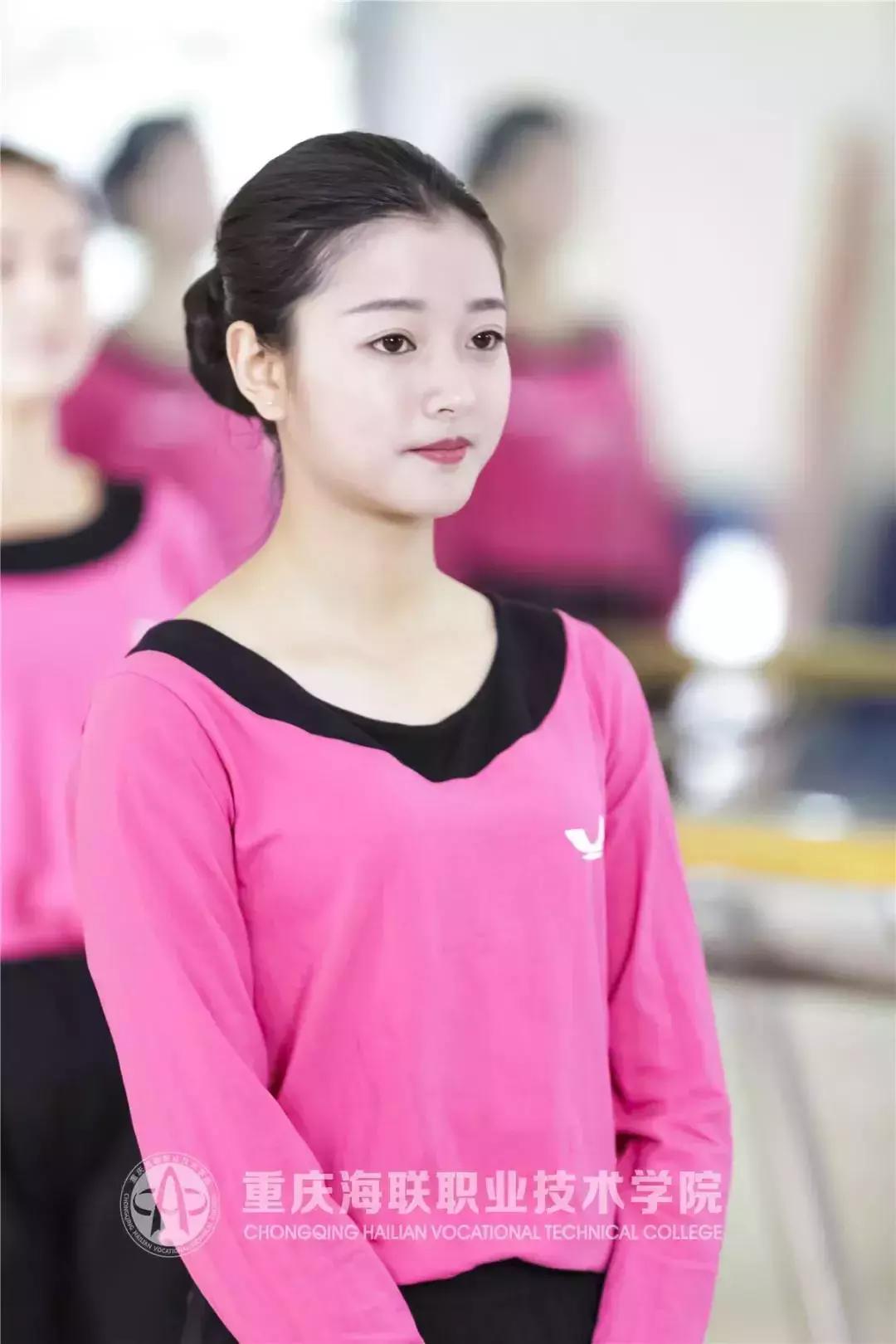 Hello小萌新:学长学姐亲身示范，这本“学生职业形象教科书”请熟读