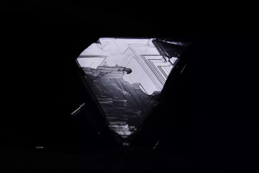 太强了！她笔下的「神秘画风」真是惊艳！