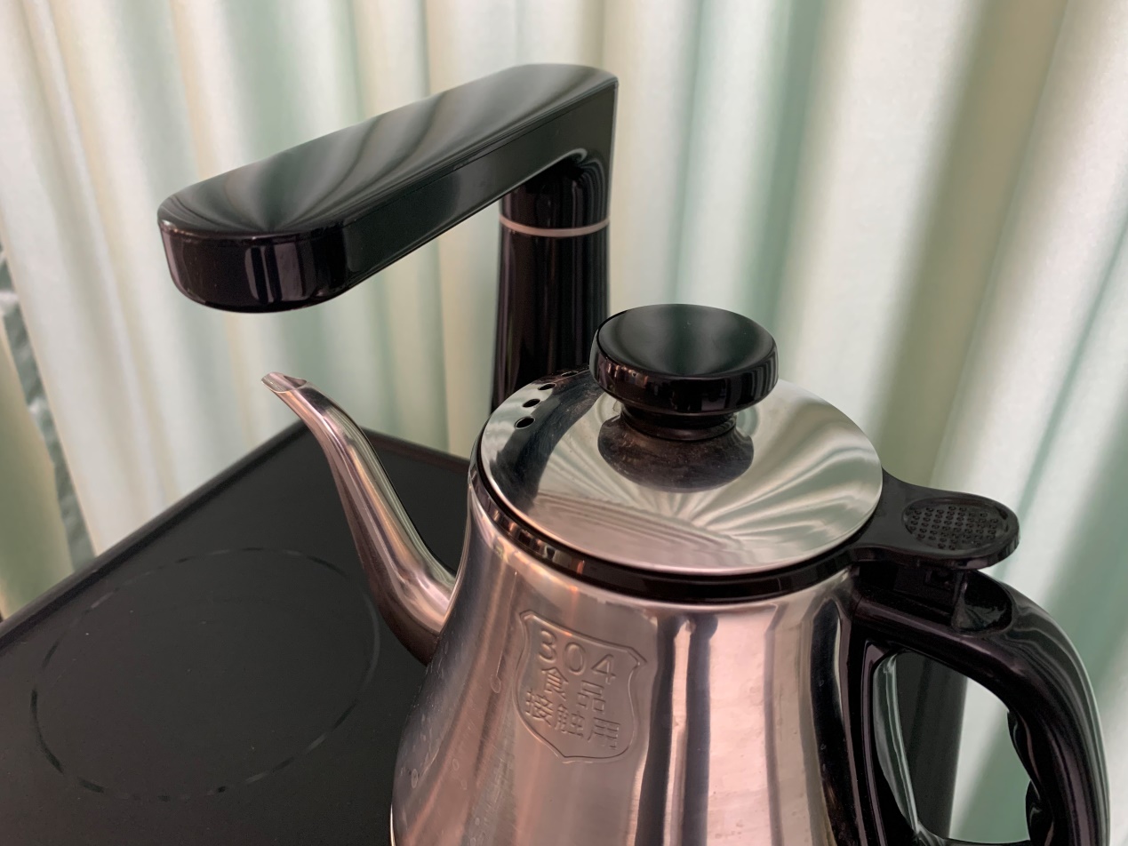 饮水机茶吧机的利与弊,饮水机和茶吧机哪个更实用更方便