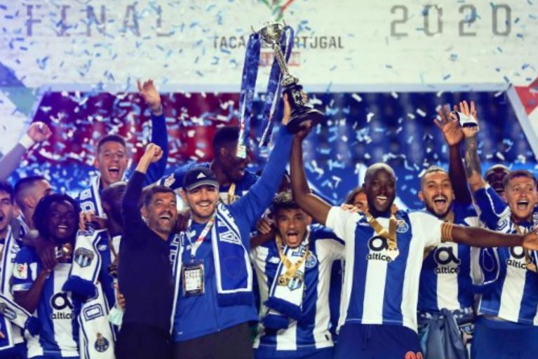 阻挡死神！39岁传奇门神退役真正原因揭晓：C罗梅西送上祝福