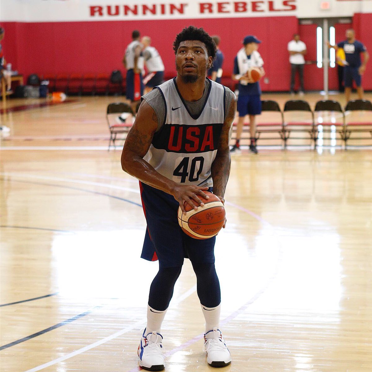 塔图姆上脚篮球鞋,鞋王塔克跑鞋上脚