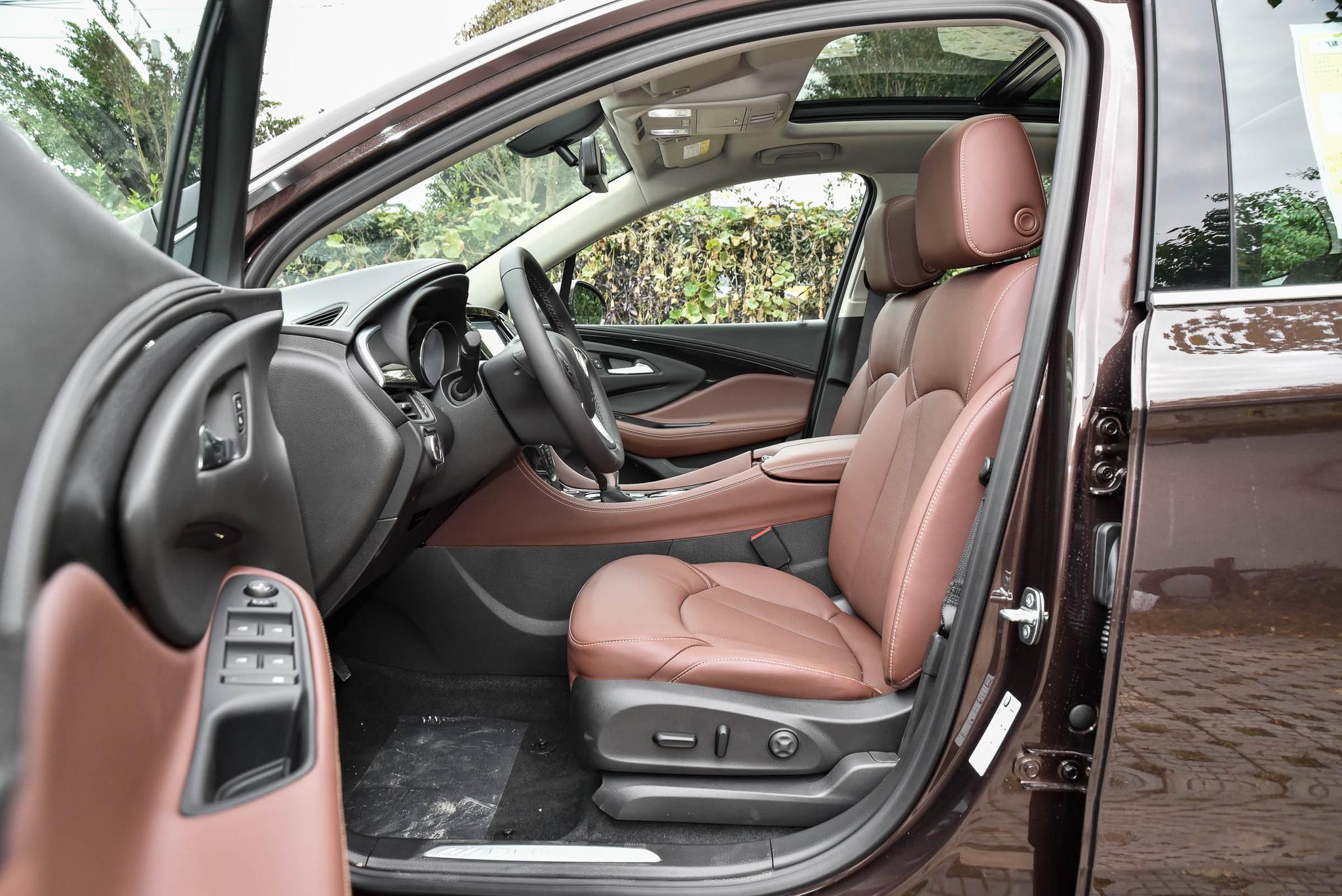 典型的美式SUV别克昂科威：空间大，底盘好，就是内饰可以更好