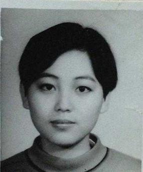 劳春燕与董卿主持的晚会,央视新闻女主持人劳春燕