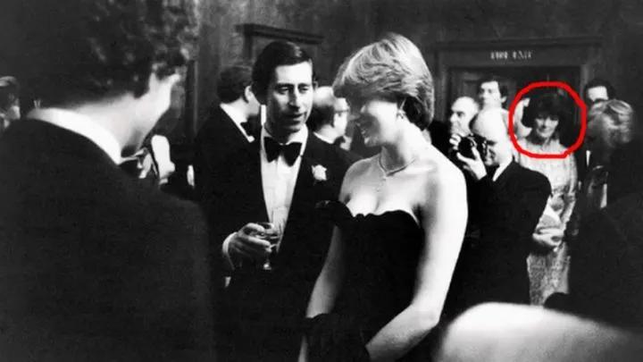 查尔斯王子和卡米拉王冠,英国查尔斯王子感染新冠确诊日期