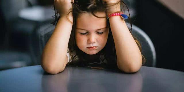 造成孩子轻易就以死相逼，是太压迫还是太纵容？家长要清楚这几点