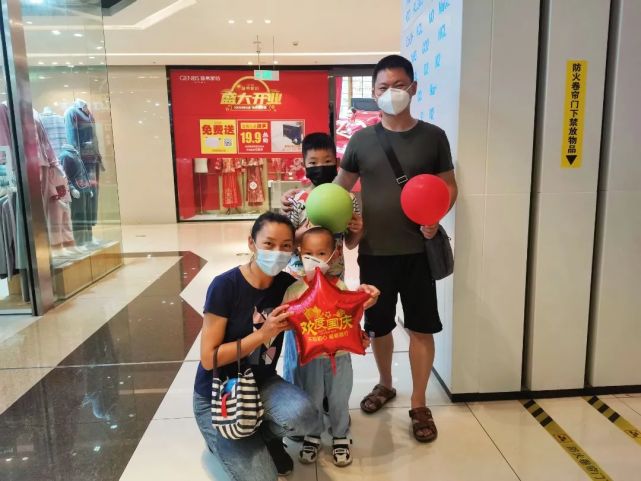 “逛吃”“嗨购”“扭蛋”……美利广场奇遇记