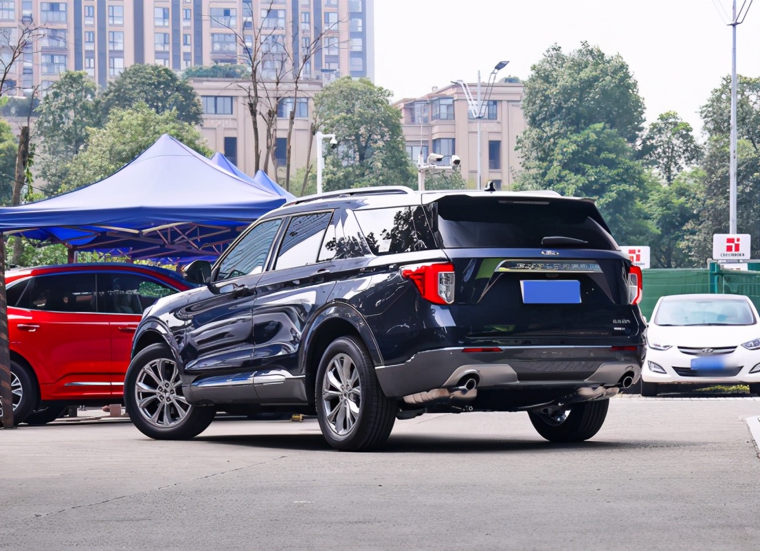 福特探险者3.5t破百,福特探险者2.3t+10at深度测评