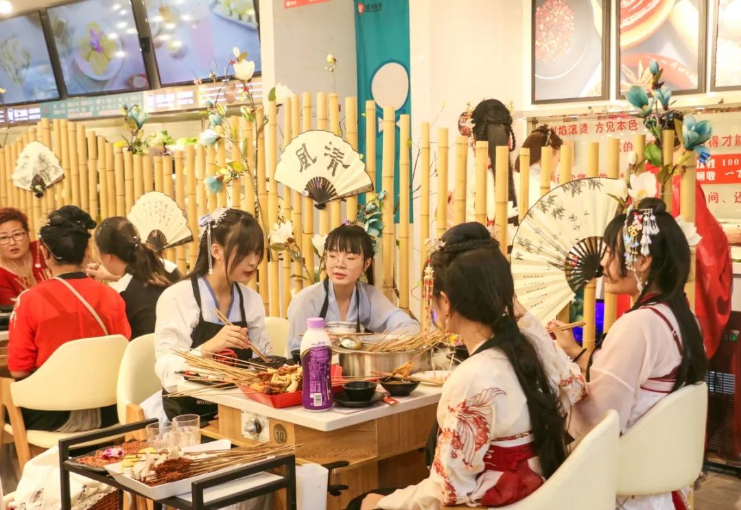 成都屋头串串香,老成都屋头串串