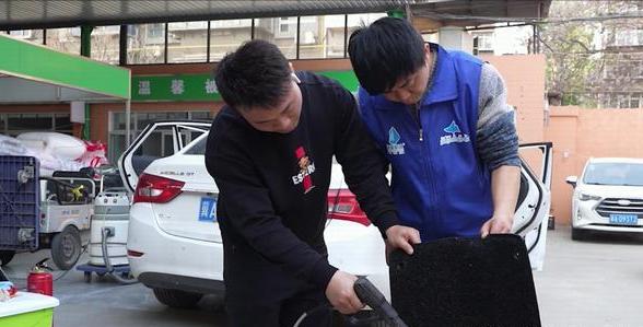 靠清洁致富,靠厨电行业赚钱