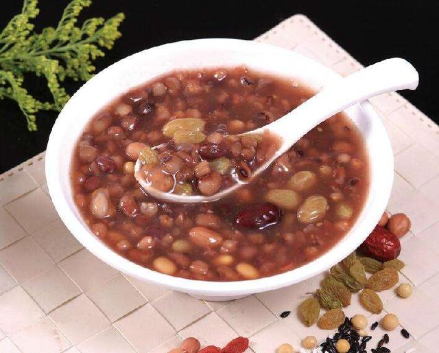 熬八宝粥放醋是不是熬得烂一点,熬八宝粥要放盐吗