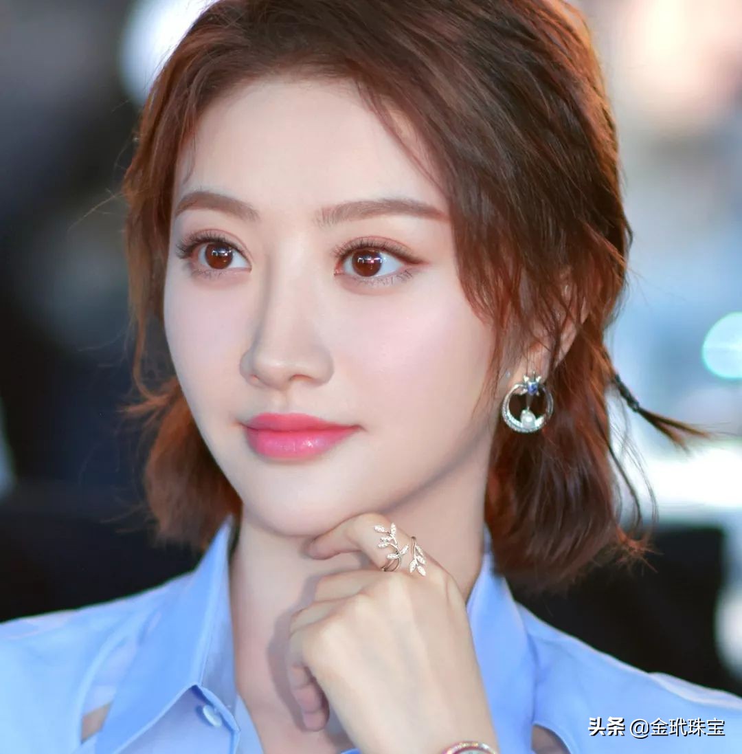 人戴黄金皮肤过敏,金首饰过敏流水脱皮