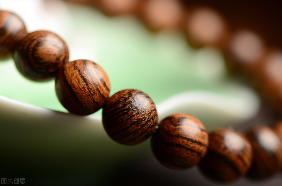 越南沉香手串包浆前后完图,怎样可以使沉香手串包浆