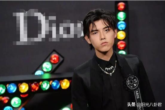 知名美妆师吐槽陈飞宇，与黄轩同场受访要求美颜，画面干脆被剪掉