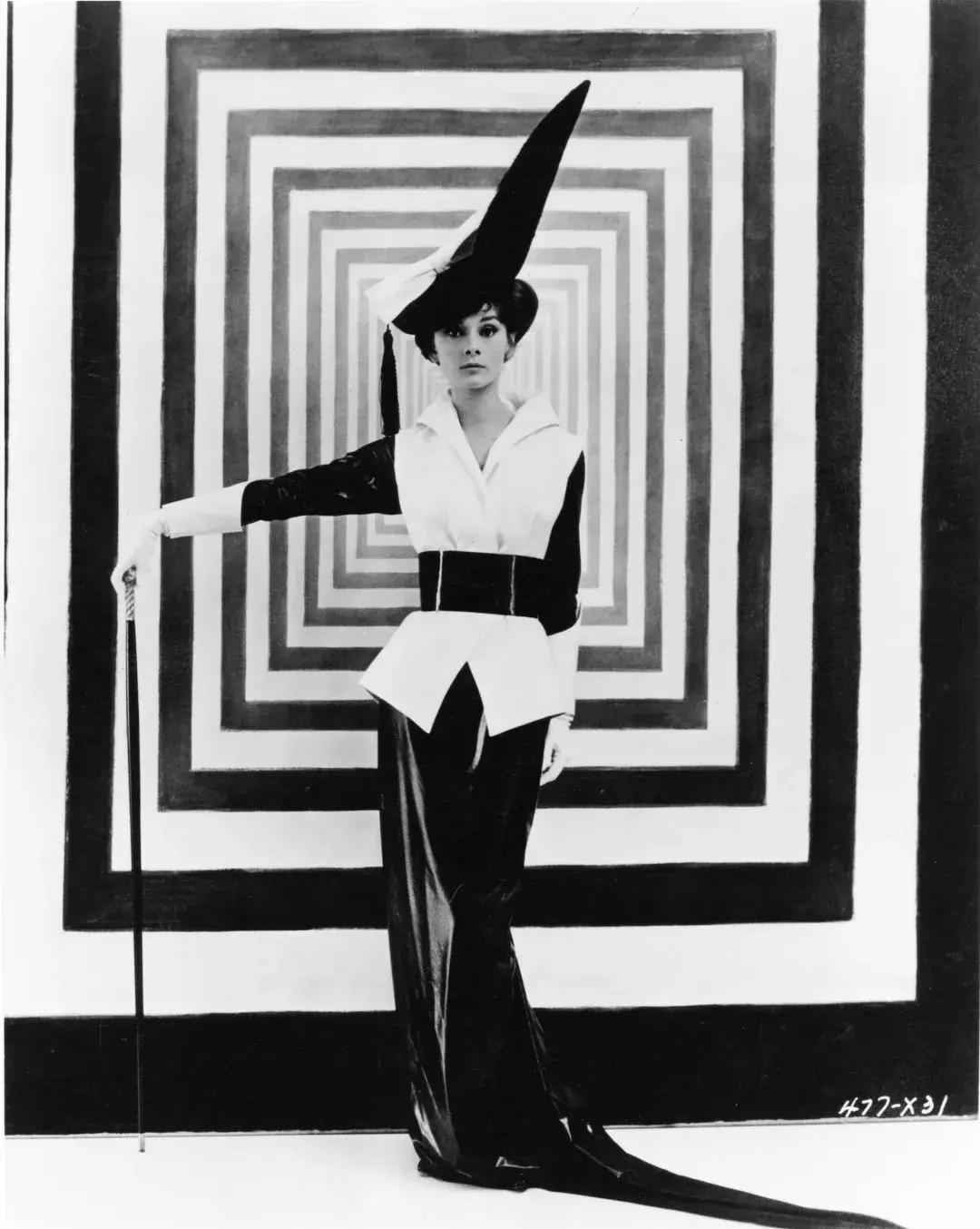 从全世界最会戴帽子的女人身上,学习一点「帽子戏法」