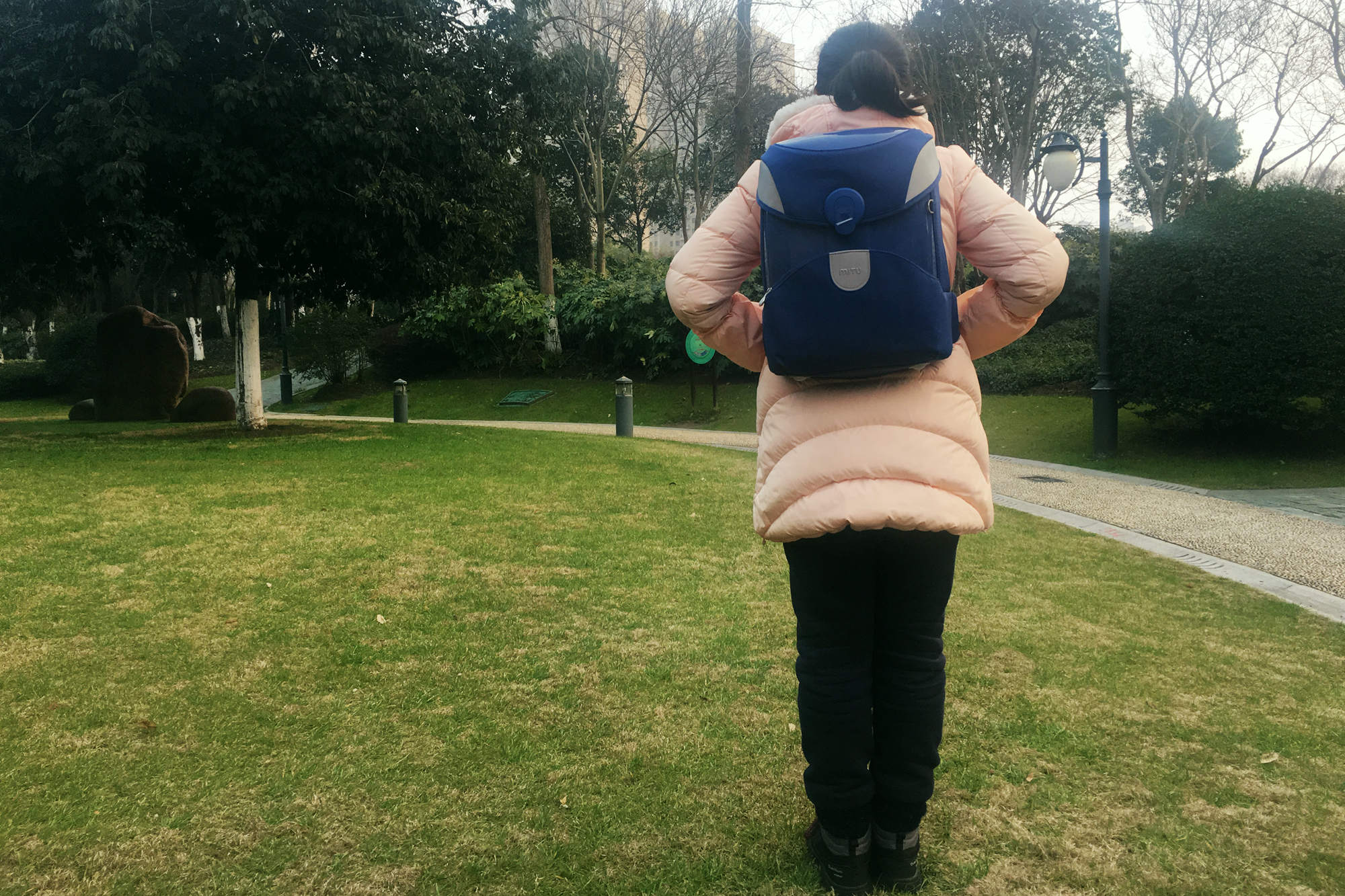 米兔儿童书包2怎么样,儿童减负书包3-6年级承重力强