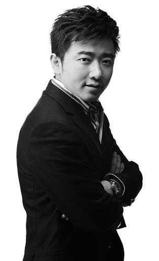 从央视名嘴到阶下囚，服刑六年仍被网友期待回归，芮成钢有何魅力