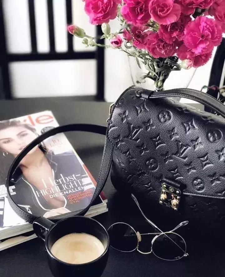 ysl和lv邮差包哪个更好,chanel和ysl包哪个好