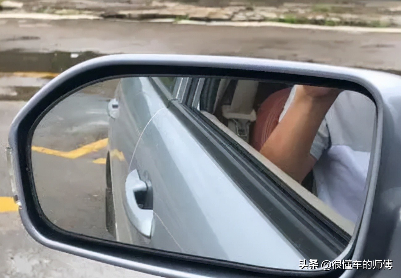 科二倒车入库怎样知道方向打早了,科二右倒车入库打早打晚怎样修正