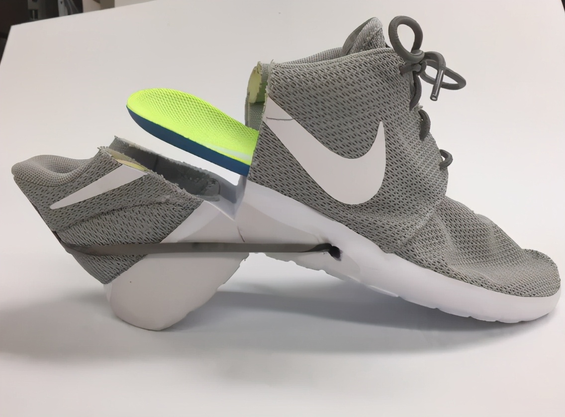 耐克脚感爆棚的鞋,耐克足力健跑步鞋