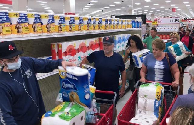 美国人排队囤积中国货,美国人囤中国货