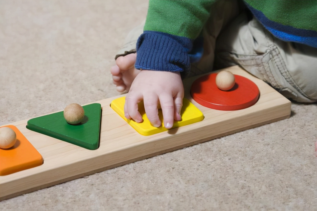 3岁的孩子很倔强固执怎么办？妈妈别担心，也许是孩子敏感期到了